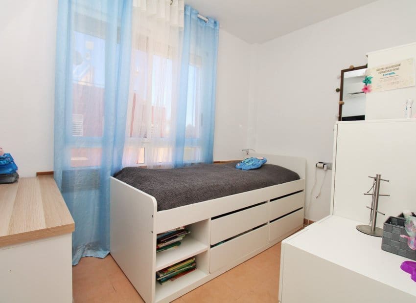 3 makuuhuone Omakotitalo myytävänä paikassa Villamartin mukana uima-altaan - 269 000 € (Ref: 9956244)