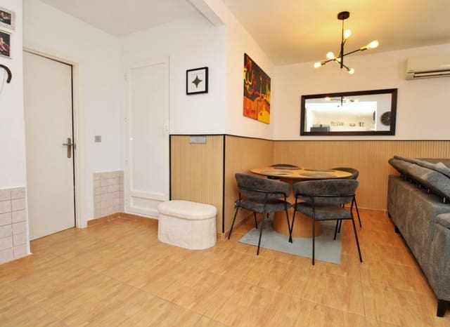 3 makuuhuone Omakotitalo myytävänä paikassa Villamartin, Orihuela mukana uima-altaan - 269 000 € (Ref: 9956244)