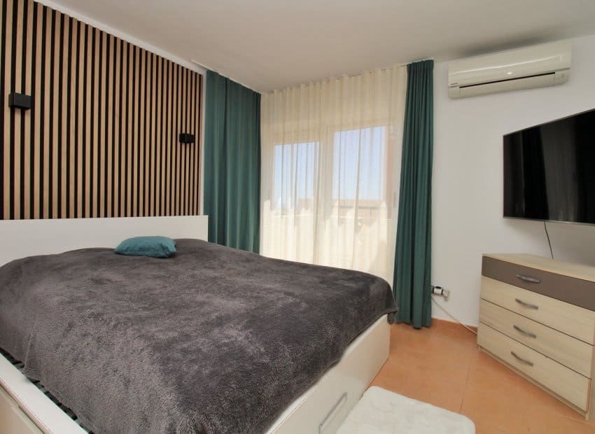 3 makuuhuone Omakotitalo myytävänä paikassa Villamartin mukana uima-altaan - 269 000 € (Ref: 9956244)