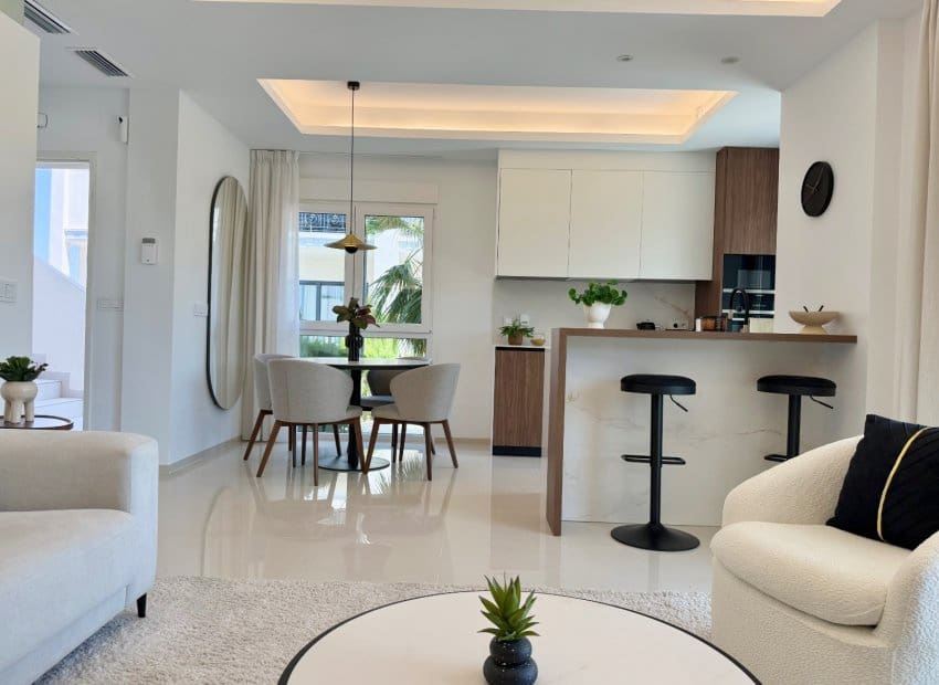 2 makuuhuone Huoneisto myytävänä paikassa Ciudad Quesada mukana uima-altaan - 359 000 € (Ref: 9956245)