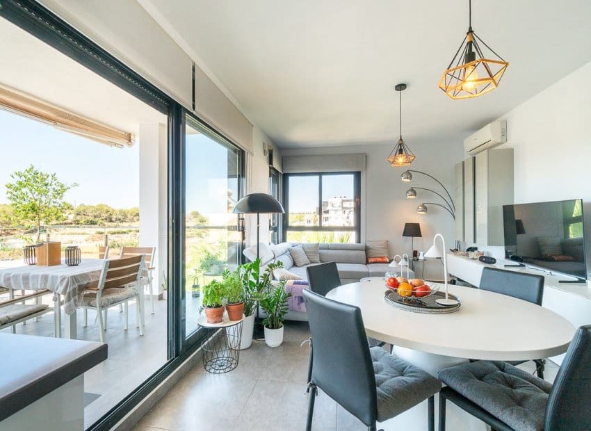 3 sovrum Lägenhet till salu i Orihuela Costa med pool - 349 900 € (Ref: 9956252)