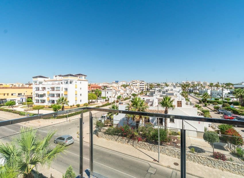 3 sovrum Lägenhet till salu i Orihuela Costa med pool - 349 900 € (Ref: 9956252)