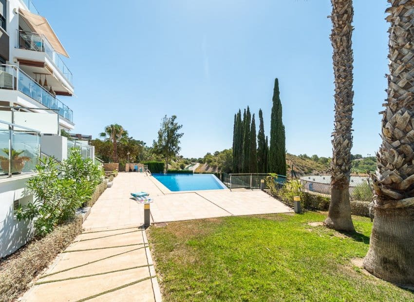 3 sovrum Lägenhet till salu i Orihuela Costa med pool - 349 900 € (Ref: 9956252)