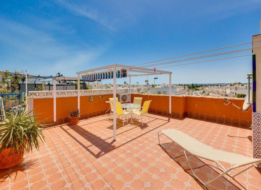 2 bedroom Apartment for sale in Torrevieja with pool - € 144,969 (Ref: 9958766)