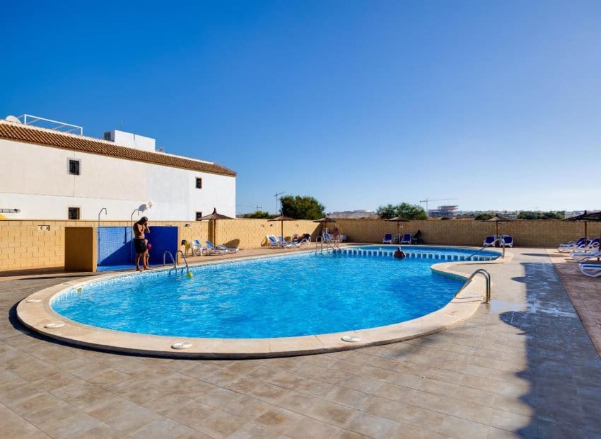 2 bedroom Apartment for sale in Torrevieja with pool - € 144,969 (Ref: 9958766)