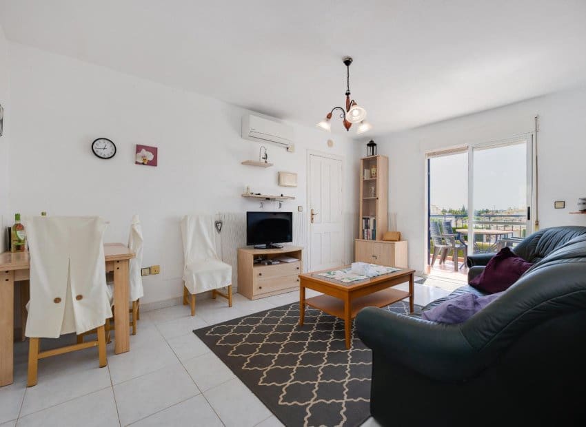 2 bedroom Apartment for sale in Torrevieja with pool - € 144,969 (Ref: 9958766)