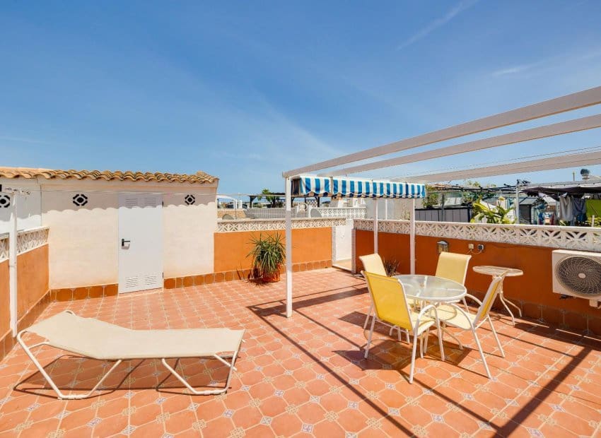 2 bedroom Apartment for sale in Torrevieja with pool - € 144,969 (Ref: 9958766)