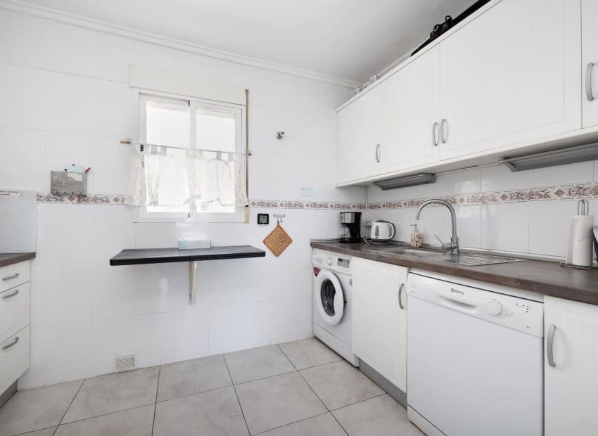 2 bedroom Apartment for sale in Torrevieja with pool - € 144,969 (Ref: 9958766)