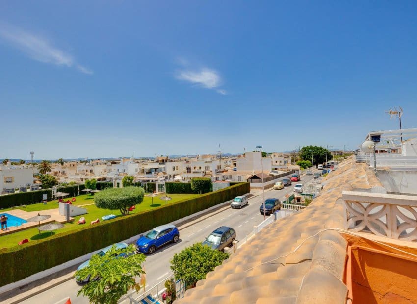 2 bedroom Apartment for sale in Torrevieja with pool - € 144,969 (Ref: 9958766)