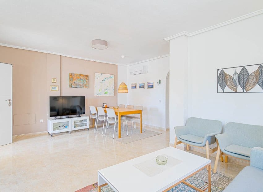 3 slaapkamer Huis te koop in Dona Pepa met zwembad - € 285.000 (Ref: 9958767)