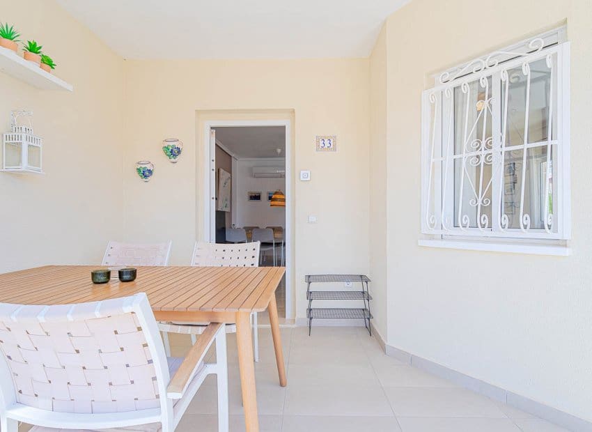 3 slaapkamer Huis te koop in Dona Pepa met zwembad - € 285.000 (Ref: 9958767)
