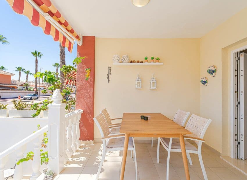 3 slaapkamer Huis te koop in Dona Pepa met zwembad - € 285.000 (Ref: 9958767)