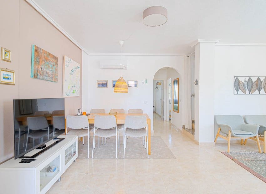 3 slaapkamer Huis te koop in Dona Pepa met zwembad - € 285.000 (Ref: 9958767)