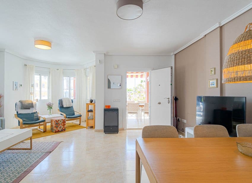 3 slaapkamer Huis te koop in Dona Pepa met zwembad - € 285.000 (Ref: 9958767)