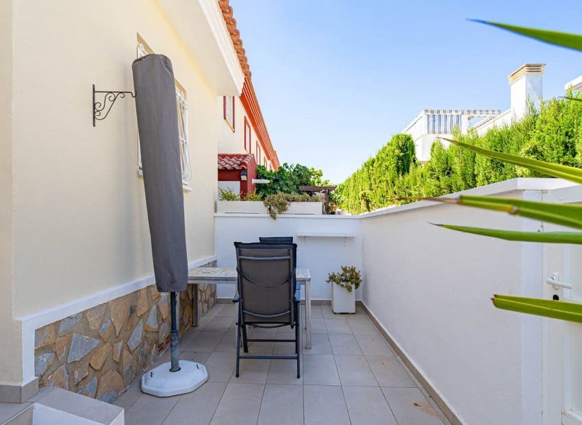 3 slaapkamer Huis te koop in Dona Pepa met zwembad - € 285.000 (Ref: 9958767)