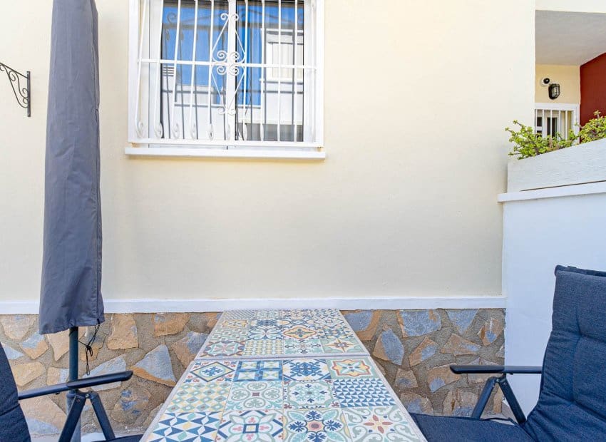 3 slaapkamer Huis te koop in Dona Pepa met zwembad - € 285.000 (Ref: 9958767)