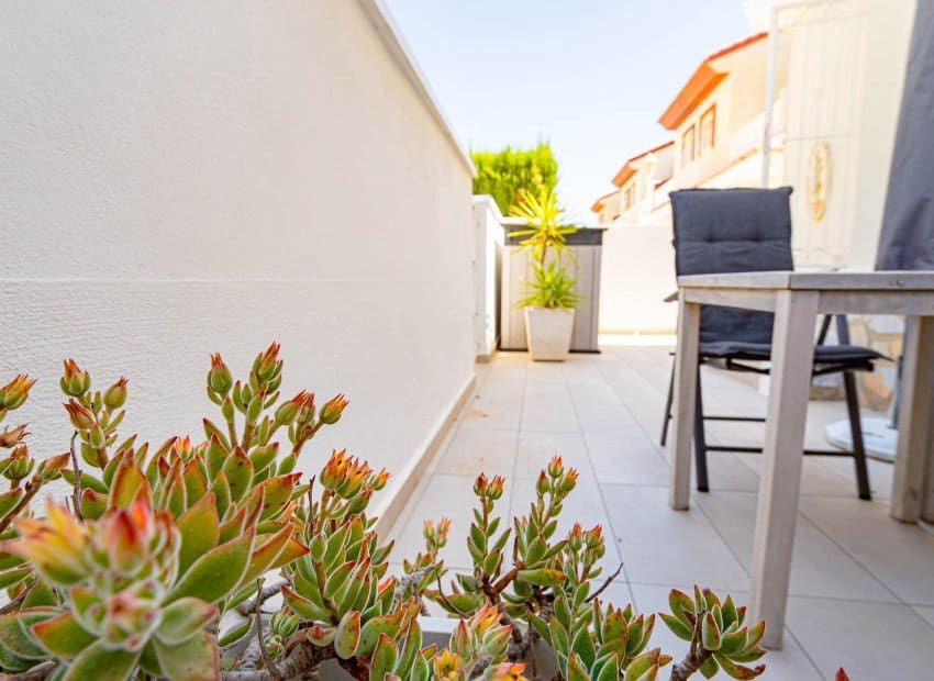 3 slaapkamer Huis te koop in Dona Pepa met zwembad - € 285.000 (Ref: 9958767)