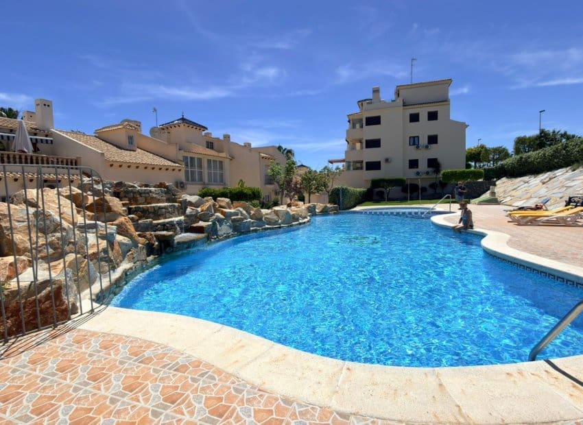 2 bedroom Villa for sale in Orihuela Costa with pool - € 229,000 (Ref: 9958774)