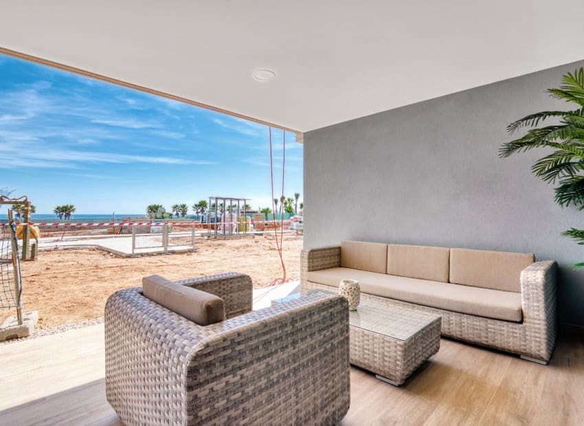 2 soveværelse Lejlighed til salg i Punta Prima med swimmingpool - € 449.000 (Ref: 9958777)