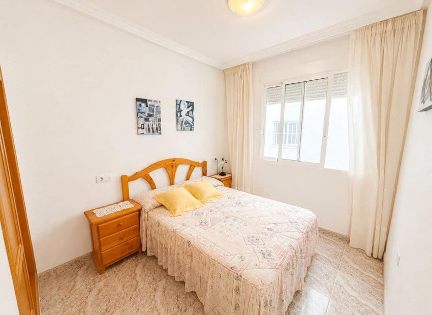 2 soverom Leilighet til salgs i Torrevieja - € 159 000 (Ref: 9964182)