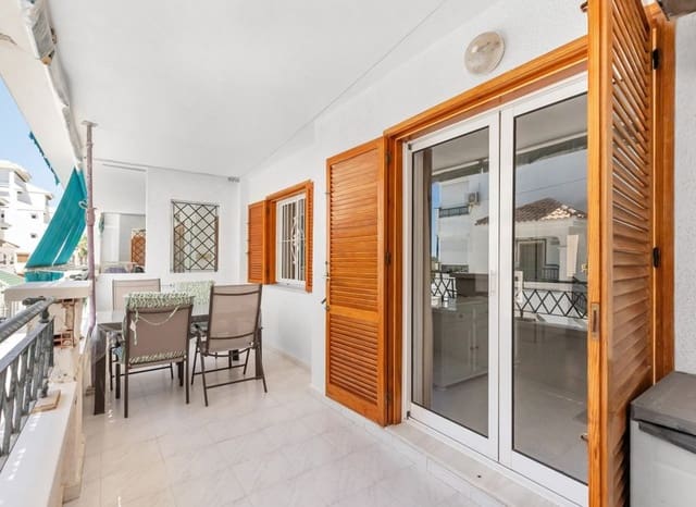 Apartamento de 2 habitaciones en Los Europeos, Torrevieja en venta con piscina - 199.500 € (Ref: 9964183)