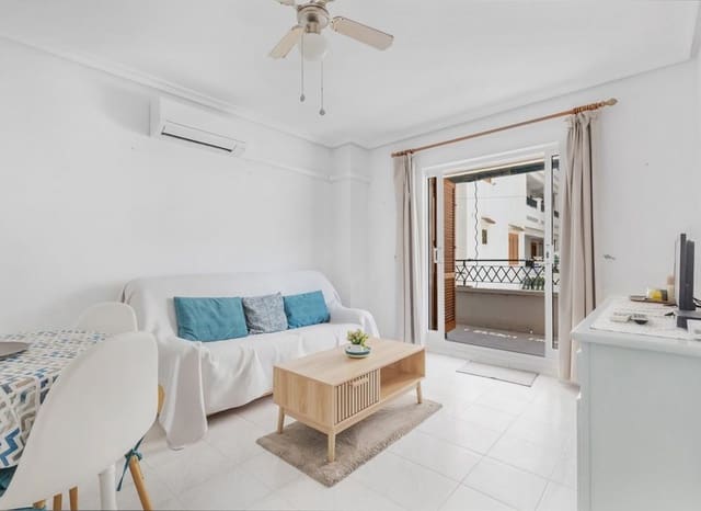 Apartamento de 2 habitaciones en Los Europeos, Torrevieja en venta con piscina - 199.500 € (Ref: 9964183)