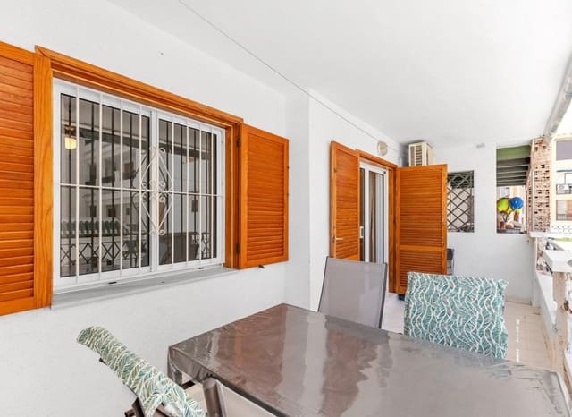 Apartamento de 2 habitaciones en Los Europeos, Torrevieja en venta con piscina - 199.500 € (Ref: 9964183)