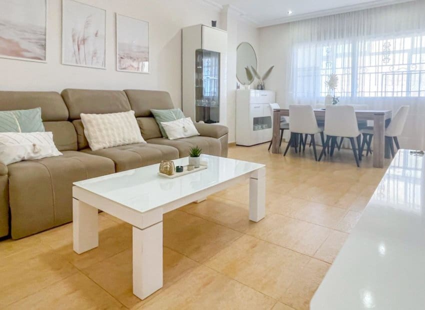 4 slaapkamer Huis te koop in Orihuela Costa met zwembad - € 339.000 (Ref: 9964184)