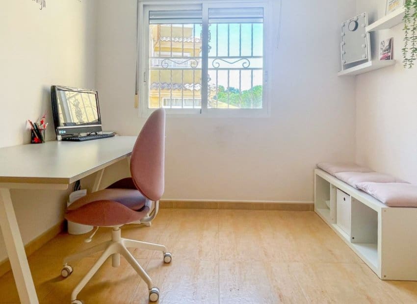4 slaapkamer Huis te koop in Orihuela Costa met zwembad - € 339.000 (Ref: 9964184)