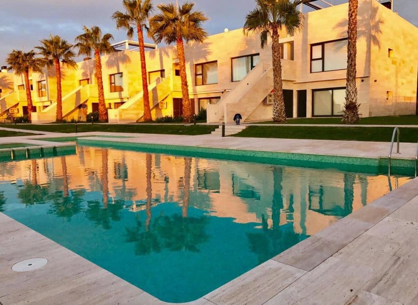 2 sovrum Lägenhet till salu i Pilar de la Horadada med pool - 239 000 € (Ref: 9964185)
