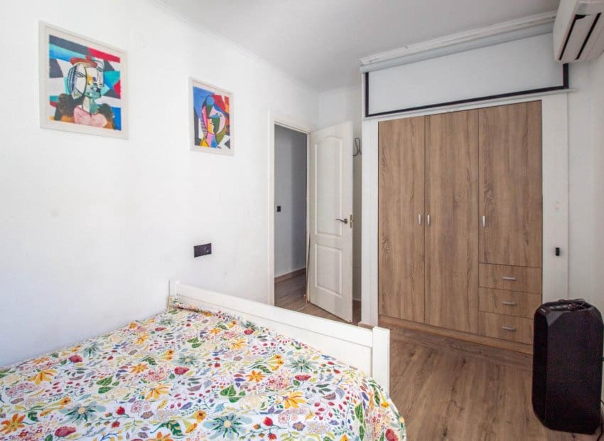 2 soverom Leilighet til salgs i Orihuela Costa med svømmebasseng - € 135 000 (Ref: 9964186)