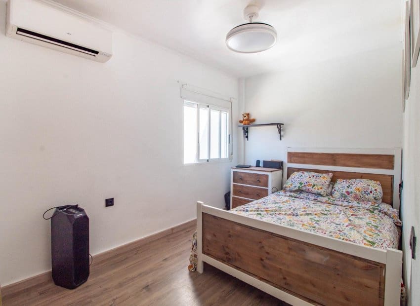 2 soverom Leilighet til salgs i Orihuela Costa med svømmebasseng - € 135 000 (Ref: 9964186)