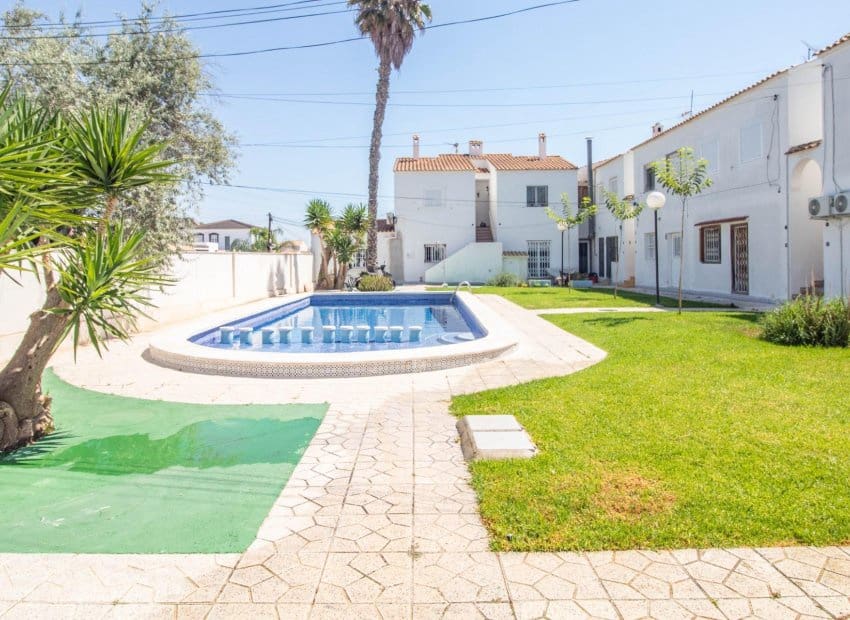 2 soverom Leilighet til salgs i Orihuela Costa med svømmebasseng - € 135 000 (Ref: 9964186)