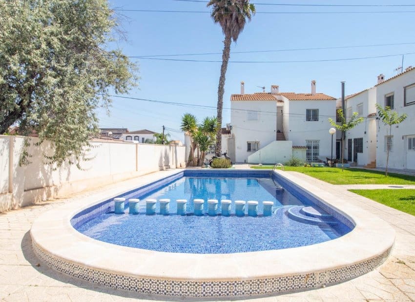 2 soverom Leilighet til salgs i Orihuela Costa med svømmebasseng - € 135 000 (Ref: 9964186)