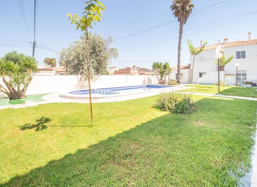 2 soverom Leilighet til salgs i Orihuela Costa med svømmebasseng - € 135 000 (Ref: 9964186)