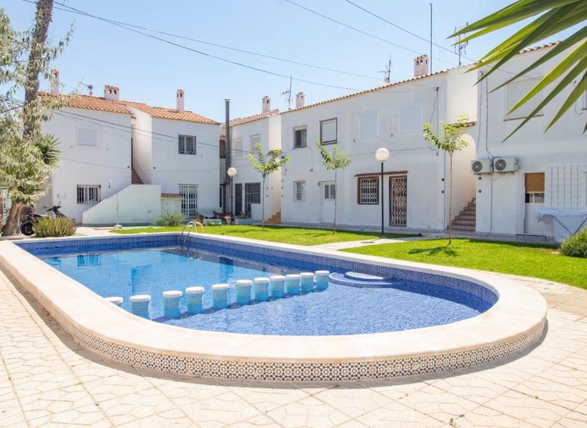 2 soverom Leilighet til salgs i Orihuela Costa med svømmebasseng - € 135 000 (Ref: 9964186)