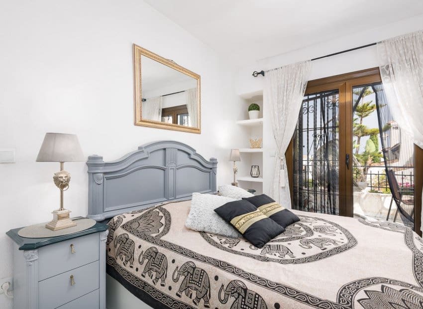 3 sypialnia Dom na sprzedaż w Orihuela Costa z basenem - 340 000 € (Ref: 9964187)