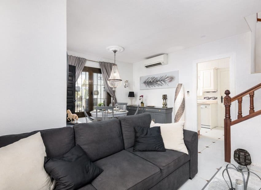 3 sypialnia Dom na sprzedaż w Orihuela Costa z basenem - 340 000 € (Ref: 9964187)