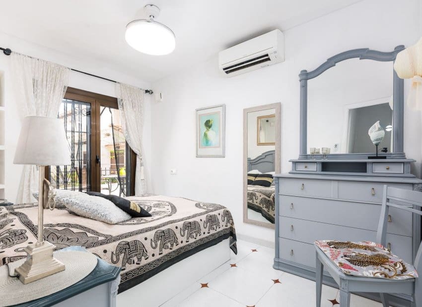 3 sypialnia Dom na sprzedaż w Orihuela Costa z basenem - 340 000 € (Ref: 9964187)