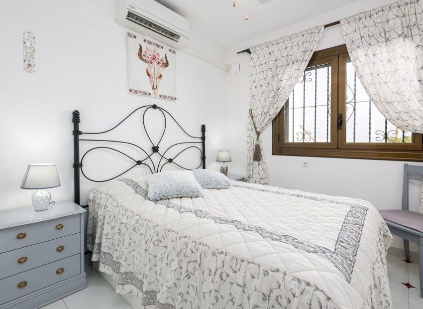 3 sypialnia Dom na sprzedaż w Orihuela Costa z basenem - 340 000 € (Ref: 9964187)