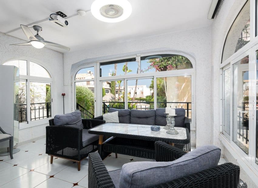 3 sypialnia Dom na sprzedaż w Orihuela Costa z basenem - 340 000 € (Ref: 9964187)