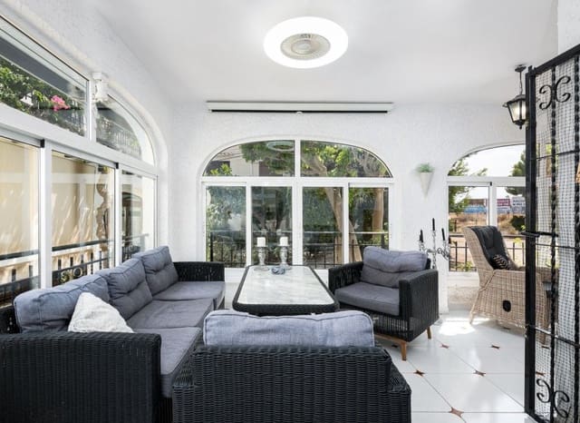 3 Zimmer Haus zu verkaufen in Cabo Roig, Orihuela mit Pool - 320.000 € (Ref: 9964187)