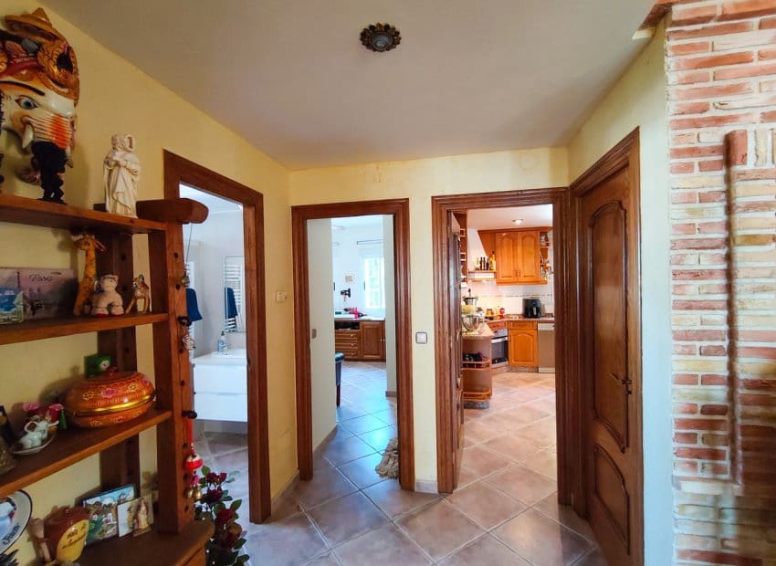 5 makuuhuone Huvila myytävänä paikassa Ciudad Quesada mukana uima-altaan - 850 000 € (Ref: 9964188)