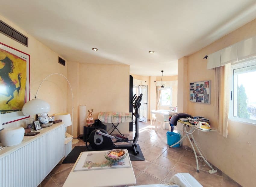 5 makuuhuone Huvila myytävänä paikassa Ciudad Quesada mukana uima-altaan - 850 000 € (Ref: 9964188)