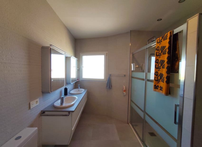 5 makuuhuone Huvila myytävänä paikassa Ciudad Quesada mukana uima-altaan - 850 000 € (Ref: 9964188)