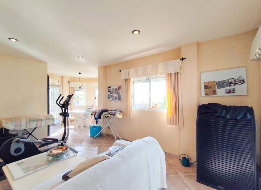 5 makuuhuone Huvila myytävänä paikassa Ciudad Quesada mukana uima-altaan - 850 000 € (Ref: 9964188)