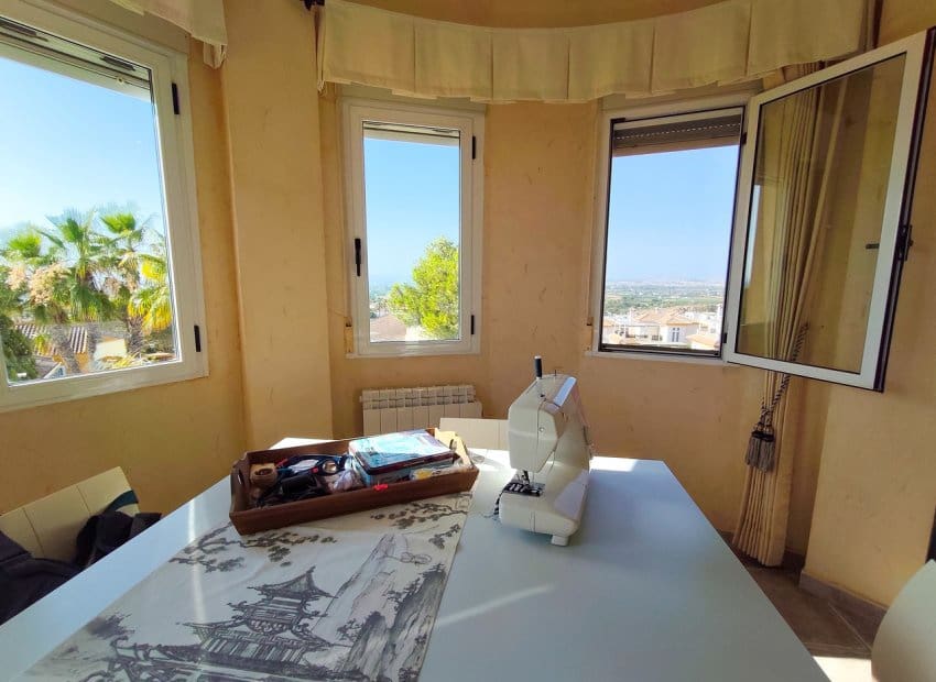 5 makuuhuone Huvila myytävänä paikassa Ciudad Quesada mukana uima-altaan - 850 000 € (Ref: 9964188)