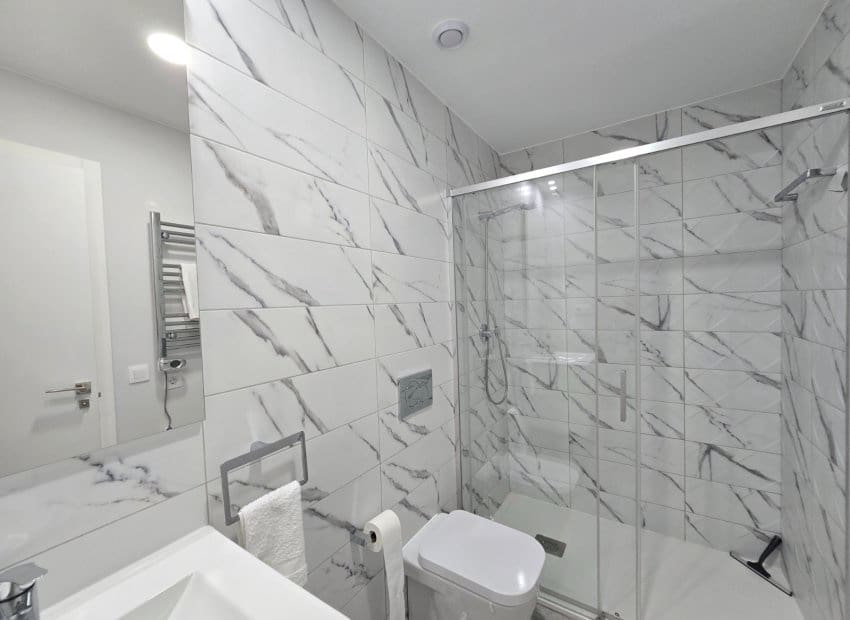 2 bedroom Apartment for sale in Orihuela Costa with pool - € 249,999 (Ref: 9968864)