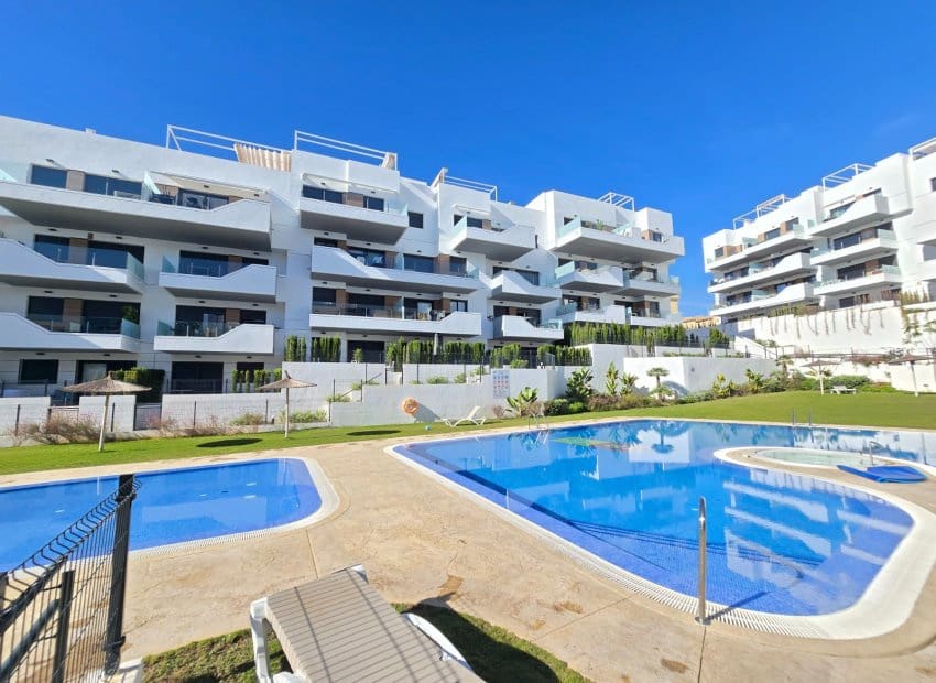 2 bedroom Apartment for sale in Orihuela Costa with pool - € 249,999 (Ref: 9968864)