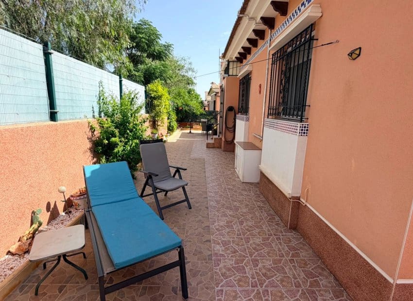 3 bedroom Villa for sale in Los Montesinos with pool - € 315,000 (Ref: 9968962)